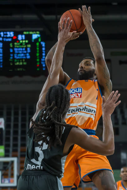 这位前锋不 这位前锋不