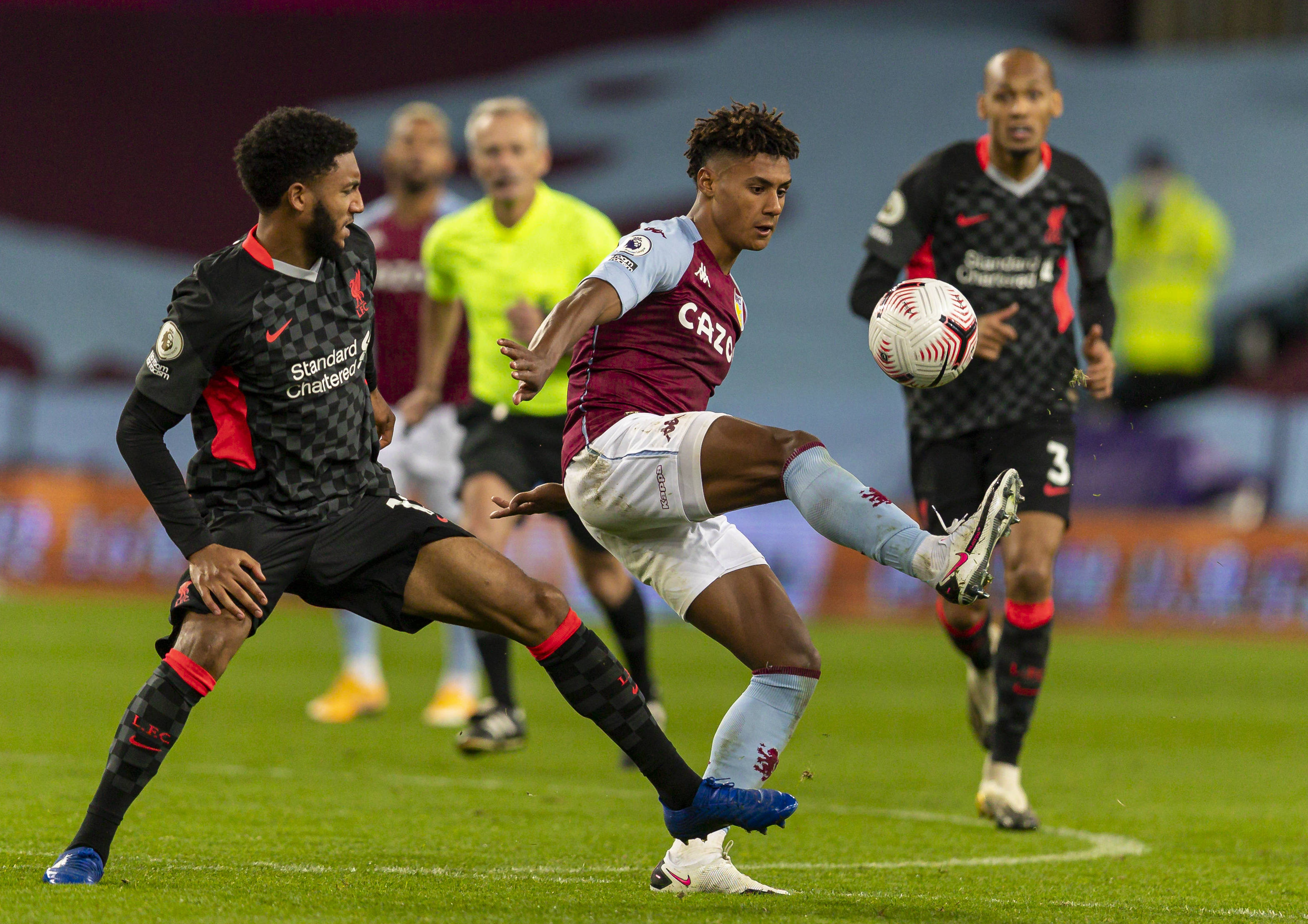 内都是严肃 内都是严肃